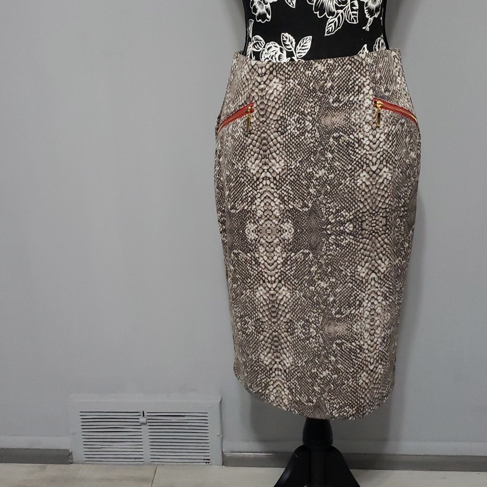 Alfani Snake print pencil skirt  sz 2